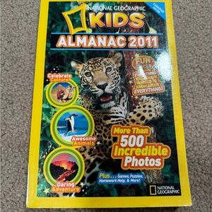 National Geographic Kids Almanac 2011 - Vibrant Yellow Cover CANADIAN EDITION